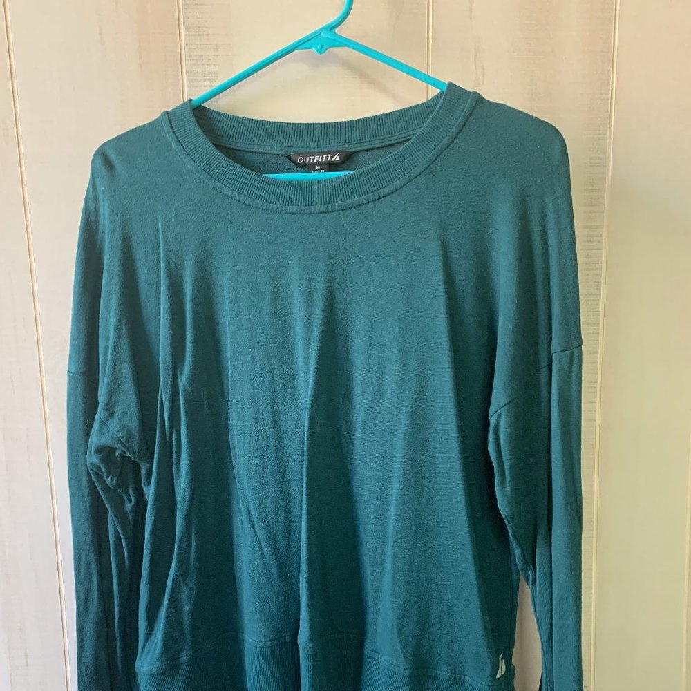 Outfitt – Green Shirt